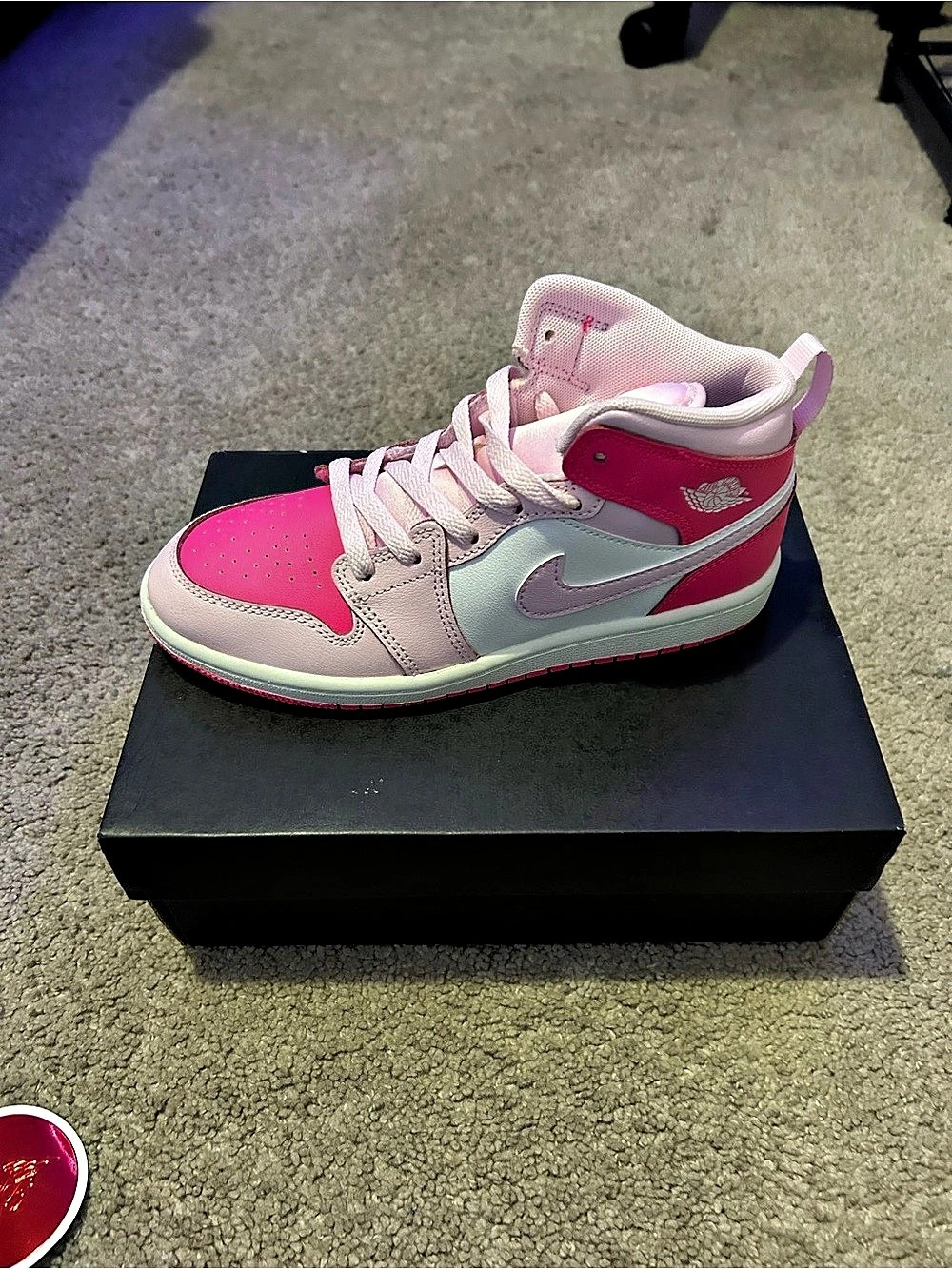 Nike Air Jordan 1 Mid Pink & White High-Top Like New